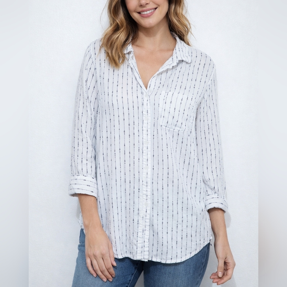 Velvet Heart 2X Striped Button Down Blouse White  Casual Chic Top